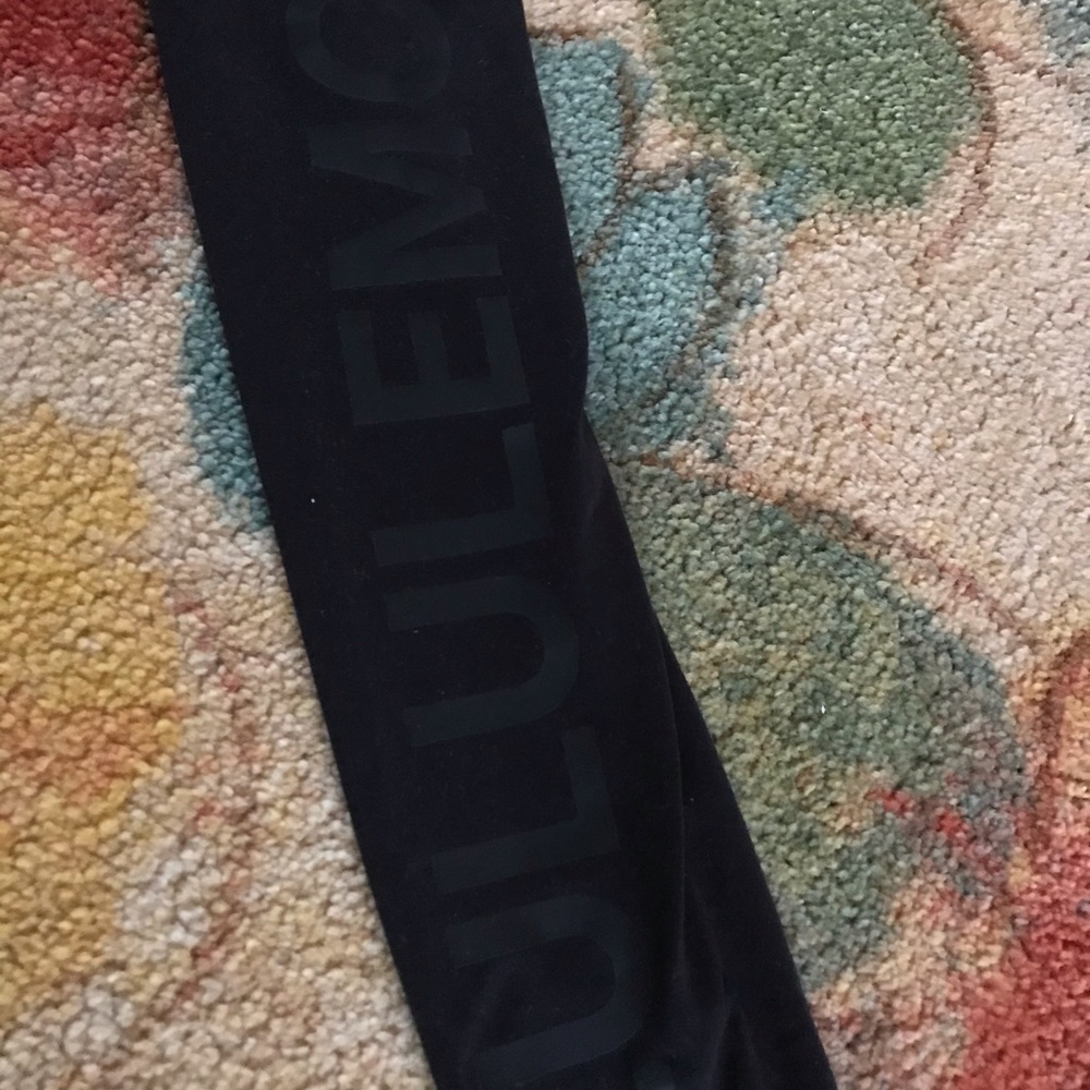 Lululemon 28” wonder under Size 4 - Picture 3 of 5